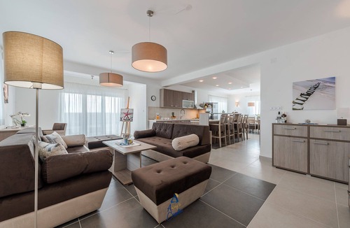 Debeljak Villa | Exquisite 4 BD villa for 8 with heated pool near Zadar