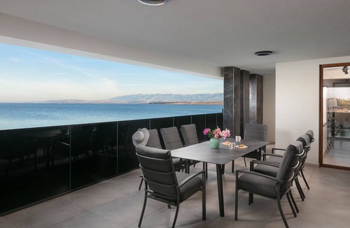 Vir Apartment | Exquisite 5-Star Luxury: Stunning 4-Bedroom Apartment with Panoramic Seaviews