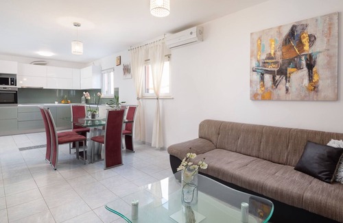 Celina House | für 12 Personen in Stanići, Dalmatien (Mitteldal by Interhome
