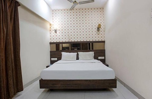 Mira Road East Hotel | Fabhotel Shivani Residency