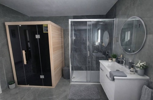 Seliste Apartment | Fabulous 2-bedroom apartment with AC in charming Smoljanac