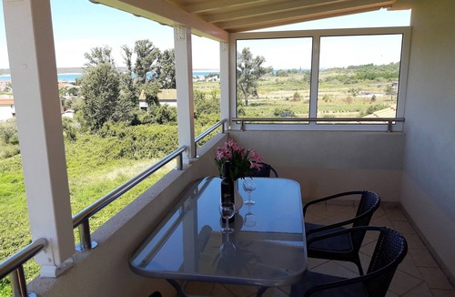 Ljubac Apartment | FAMILIES, GROUPS, SANDY BEACH, DISCOUNT, AIR CONDITIONING INCL.