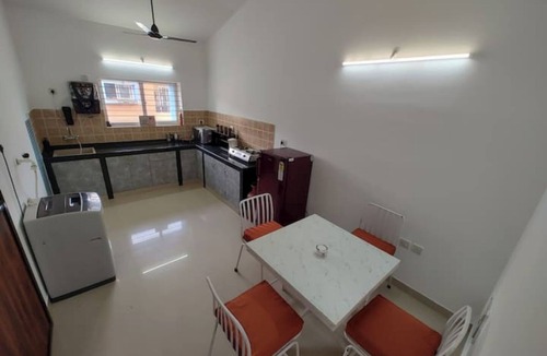 Kudal Apartment | Family Friendly 2 Bedroom Apt in Siolim with Pool, WiFi, and AC. Enjoy your stay