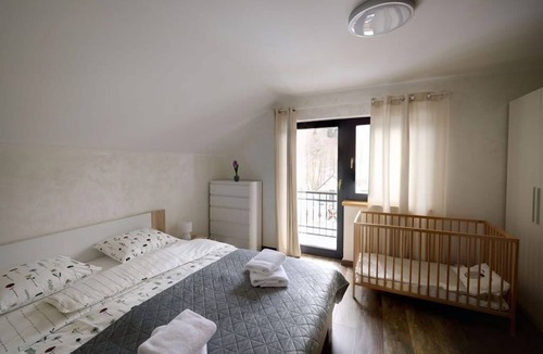 Brestovac House | Family-friendly 3-bedroom house with pool and spa in Novo Zvečevo