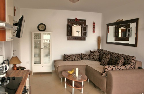Stara Novalja Apartment | Family-friendly 4-star beach holiday apartment