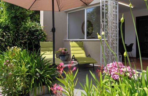 Porec House | Family-friendly,air-conditioned, quiet location, garden, barbecue, pets welcome.
