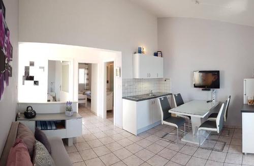 Stanici Apartment | Family Friendly Apartment in Stanići with Private Parking and Mountain View