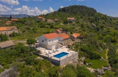 Sibenik House | Family friendly house with a swimming pool Vrpolje, Šibenik (K-25004)