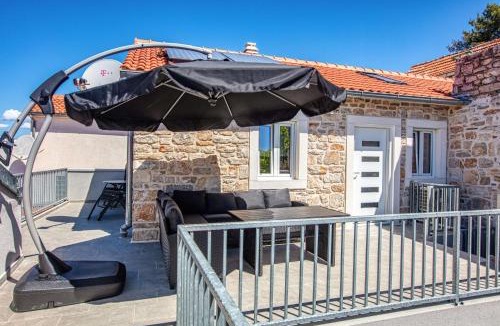 Susica House | Family friendly house with a swimming pool Murter - 23203