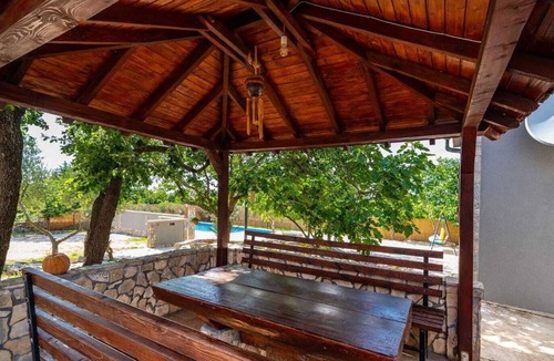 Benkovac House | Family friendly holiday home with swimming pool - AE1186