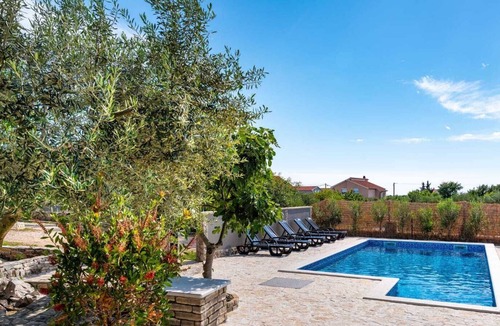 Benkovac House | Family friendly holiday home with swimming pool - AE1186