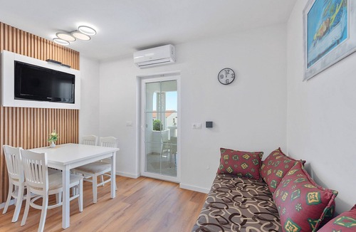 Sveti Filip i Jakov Apartment | Family Haven on the Dalmatian Beach