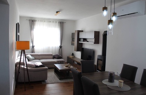 Lovinac Apartment | Family holiday house Orange Spirit