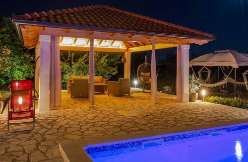 Gornje Planjane House | FAMILY HOUSE WITH POOL NEAR ŠIBENIK