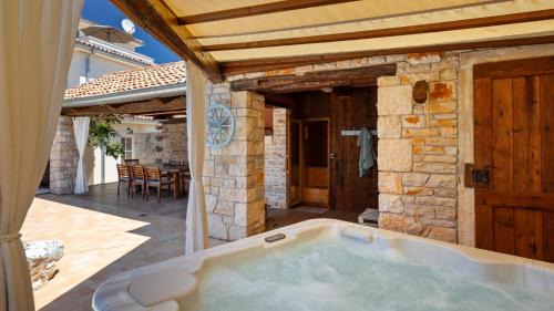 Cepljani Villa | Family villa Elizabeta with pool in Umag