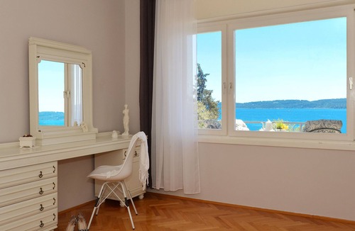 Seget Donji Apartment | Fantastic beachfront apartment with private balcony on the Adriatic.Top location