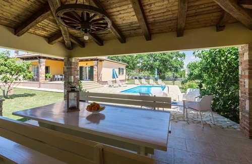 Susnjici House | Fantastic villa with private pool, table tennis, baby bed, dog-friendly