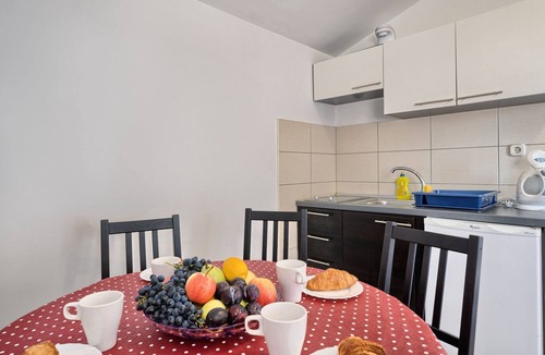 Businci Apartment | Ferienapartment für sechs Personen by Interhome