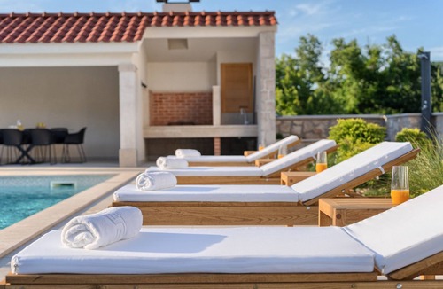 Trnbusi House | Ferienvilla "Lovorika" by Interhome