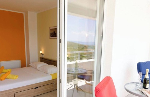Plano House | Ferienvilla "Plano" mit Blick auf das Wasser by Interhome