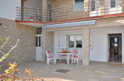 Podgradina House | Five-Bedroom Holiday Home in Posedarje-Podgradina