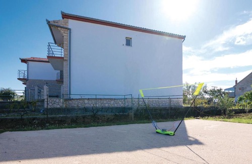 Podgradina House | Five-Bedroom Holiday Home in Posedarje-Podgradina