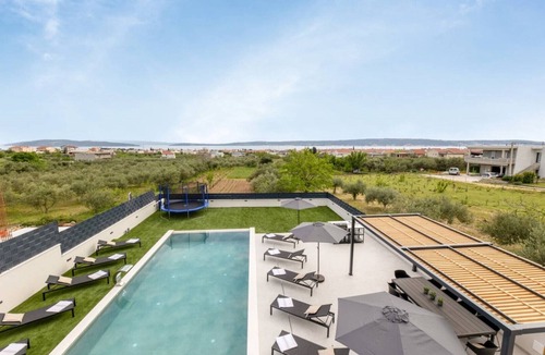 Kastel Stari Villa | Five Bedroom Luxury Villa,Pool,Jacuzzi,Sauna,Gym