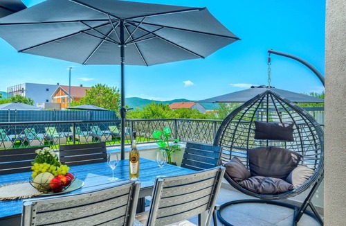 Dicmo Villa | Five Bedroom Villa with Private Pool