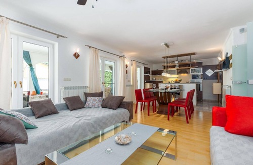 Kaldanija Apartment | Flat Dino in Kaldanija with large terrace