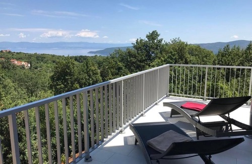 Zagore Apartment | Flat "Rijeka" with a view of the water