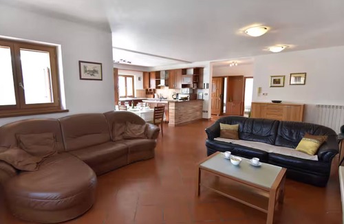 Fiorini Apartment | Flat with shared pool in Fiorini
