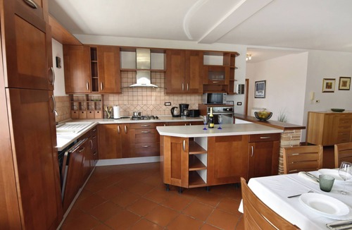 Fiorini Apartment | Flat with shared pool in Fiorini