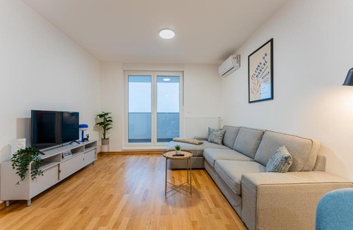 Zagreb Apartment | Flex SelfCheckIns 138 - Zagreb - Bedroom - Parking - Loggia