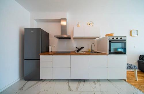 Novi Zagreb Apartment | Flex SelfCheckIns 191 - Zagreb - 2 Bedrooms - Parking - Loggia