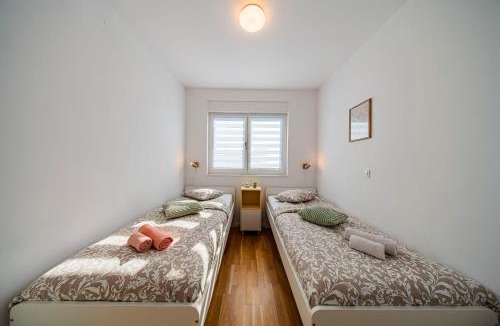 Novi Zagreb Apartment | Flex SelfCheckIns 191 - Zagreb - 2 Bedrooms - Parking - Loggia