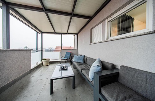 Novi Zagreb Apartment | Flexible SelfCheckIns 203 - Zagreb - 2 Bedrooms - Loggia