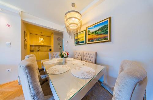 Zagreb Apartment | Flexible SelfCheckIns 216 - Zagreb - 3 Bedrooms - Garage