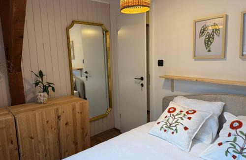 Nedelisce House | Forest Cabin Nest-Family Retreat for 7 with Sauna & Hot tub