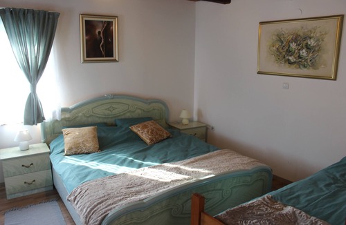Sveti Ivan Zelina House | Forest home with jacuzzi, playground, and BBQ for family relaxation.