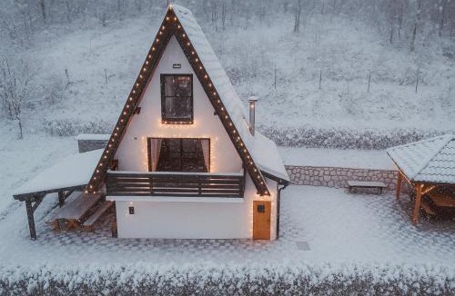 Bosiljevo Ski Chalet | Forest house Niko