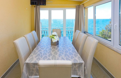 Primosten Burnji Apartment | Four-bedroom apartment near beach Bilo (Primošten) (A-4176-c)