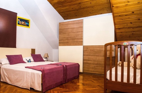 Kastel Stafilic Apartment | Four bedroom apartment with balcony Kaštel Štafilić, Kaštela (A-10264-a)