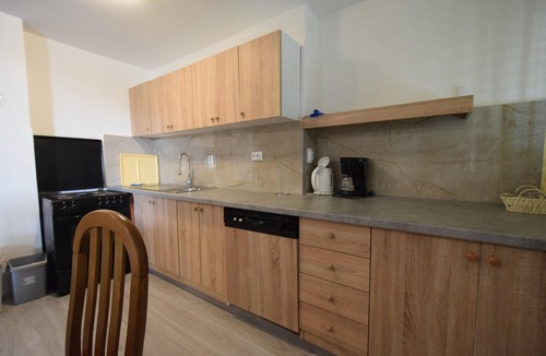 Njivice Apartment | Four-bedroom apartment with terrace Njivice, Krk (A-21846-a)