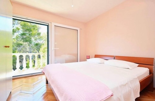 Medici Apartment | Four-bedroom apartment with a swimming pool Medići, Omiš (A-7461-a)