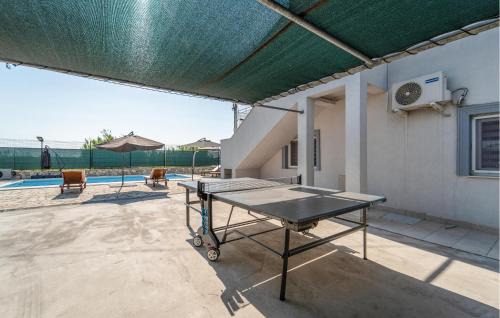 Posedarje House | Four-Bedroom Holiday Home In Islam Latinski