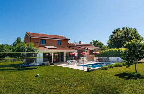 Sinj House | Four Bedroom Holiday Home
