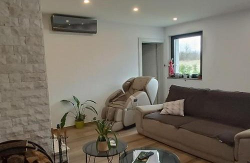 Josipdol House | Four Bedroom Holiday House Mali Raj with Pool