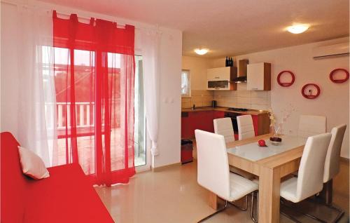 Veliki Drvenik House | Four-Bedroom Holiday Home Drvenik Veliki With Sea View 05
