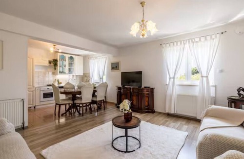 Lovrec House | Four Bedroom Villa with Outdoor Pool