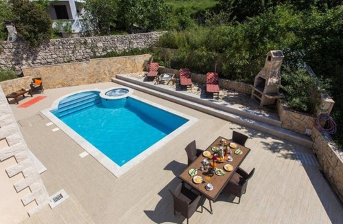 Brasina Villa | Four Bedroom Villa With Pool